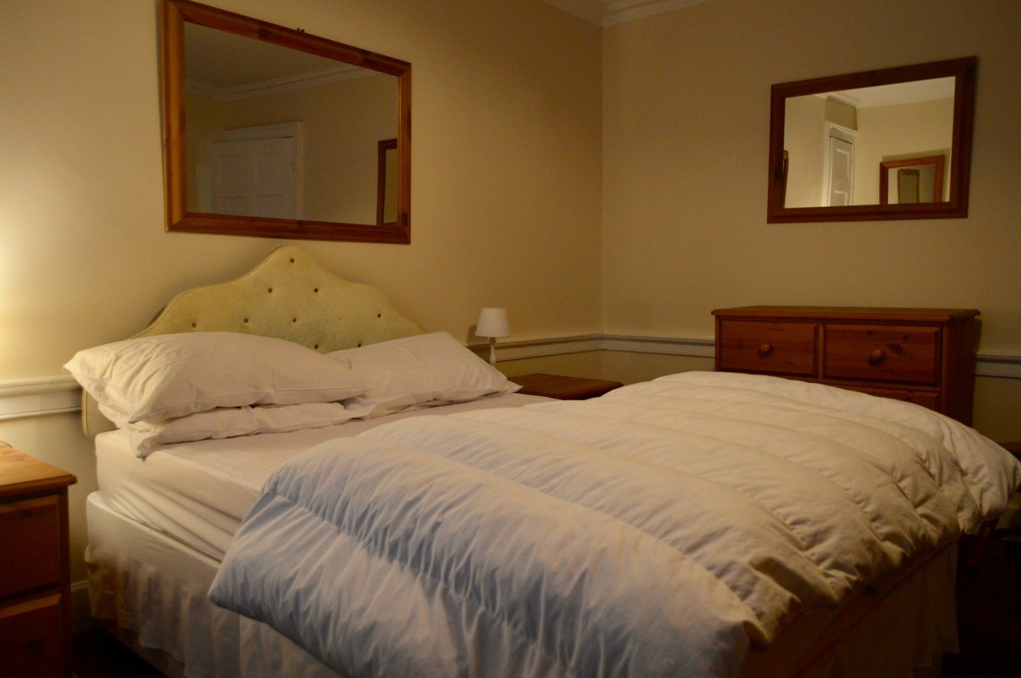 אדינבורו Central 1 Bedroom Apartment Sleeps 2 מראה חיצוני תמונה